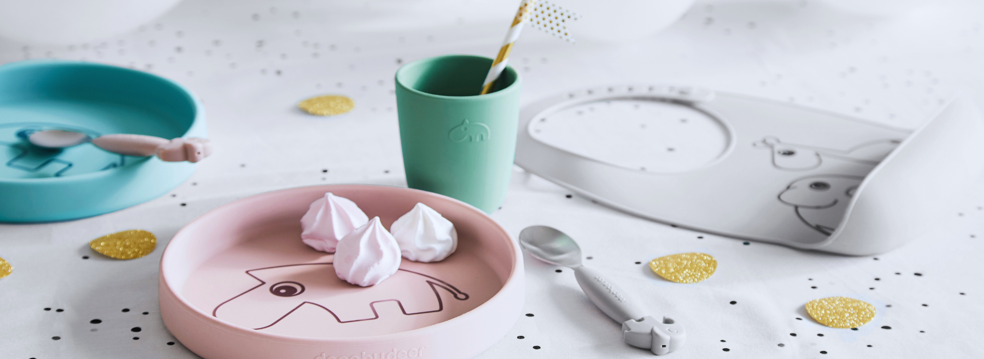 pratos copos e talheres 