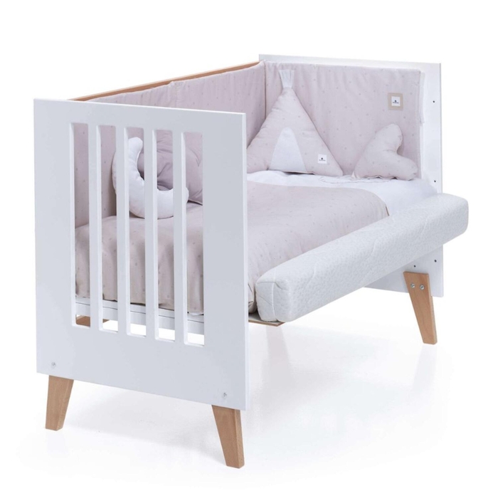 Berço Convertível Alondra Nexor Wood | White 4 em 1 com Barra Infantil, Kit Co-Sleeping e Têxteis - Alondra - NEXOR-K14-M7795-TX147