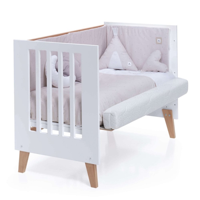 Berço Convertível Alondra Nexor Wood | White 4 em 1 com Barra Infantil, Kit Co-Sleeping e Têxteis - Alondra - NEXOR-K14-M7795-TX181