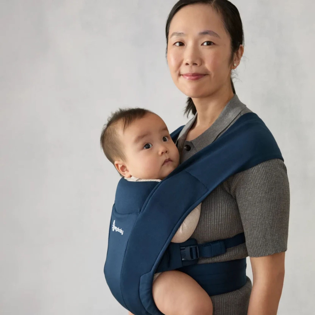 Porta-Bebés Ergobaby Embrace Midnight Blue - Ergobaby - BCEMAMIDBLU
