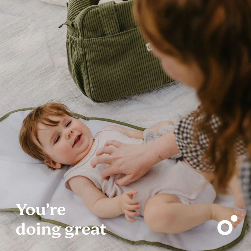 Mala de Maternidade Doomoo Fluffy Corduroy Kaki - Doomoo - 5400653010210