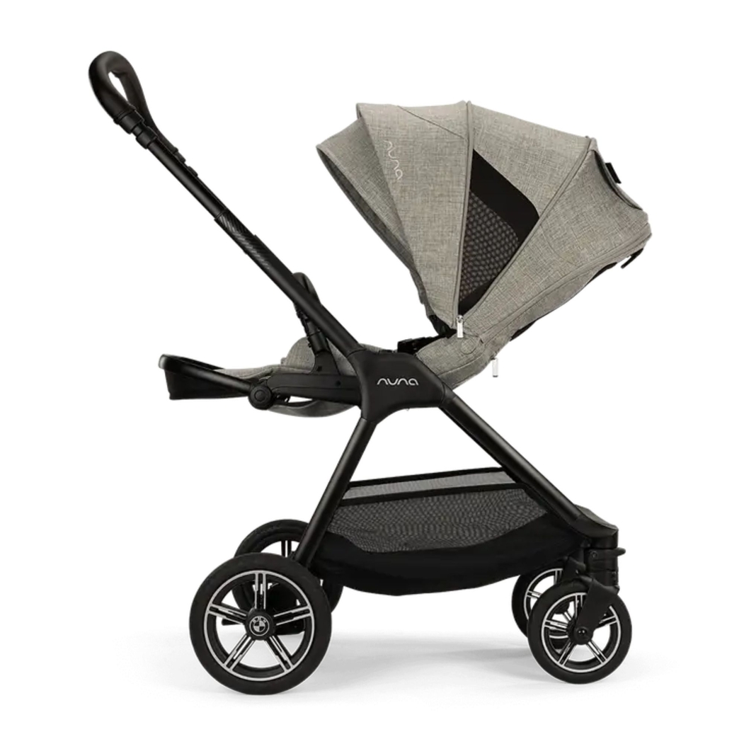 Carrinho de Passeio Nuna Triv Next BMW - Nuna - 8720874763406