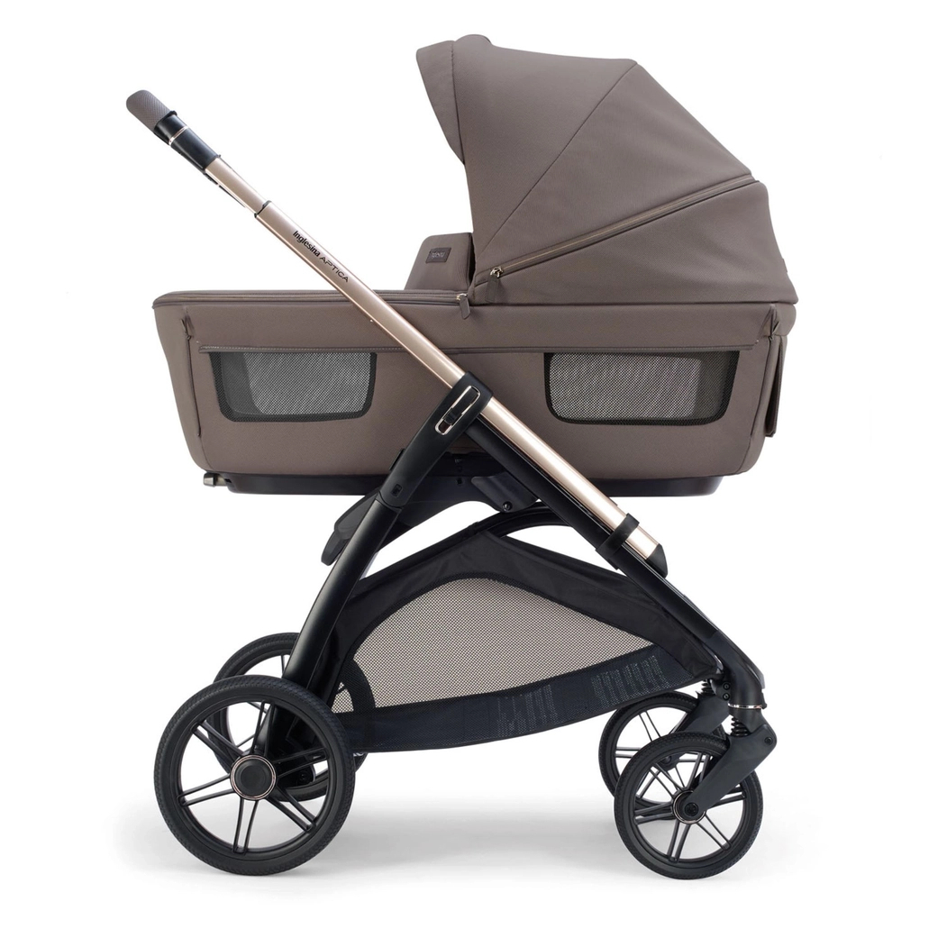 Carrinho de Bebé Trio Inglesina Aptica com Oferta Base Isofix Darwin 360º i-size - Inglesina - PACKAPTICA002-001