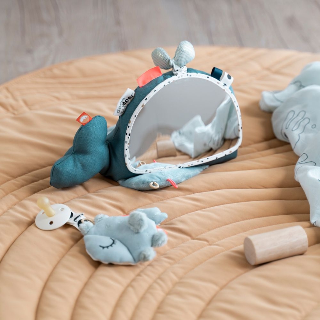 Brinquedo Done by Deer Espelho para Bebé Wally - Done By Deer - 5712643025306