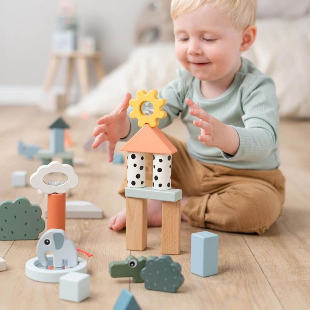 Conjunto 34 Cubos de Madeira Empilháveis Done by Deer Deer Friends - Done By Deer - 5712643050308