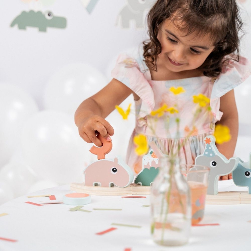 Brinquedo Didático em Madeira Done by Deer Celebration - Done By Deer - 5712643054726