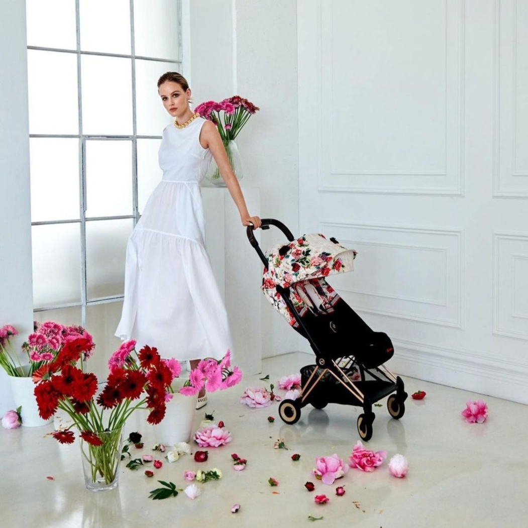 Carrinho Compacto Cybex Coya Spring Blossom Light - Cybex - 4063846354429