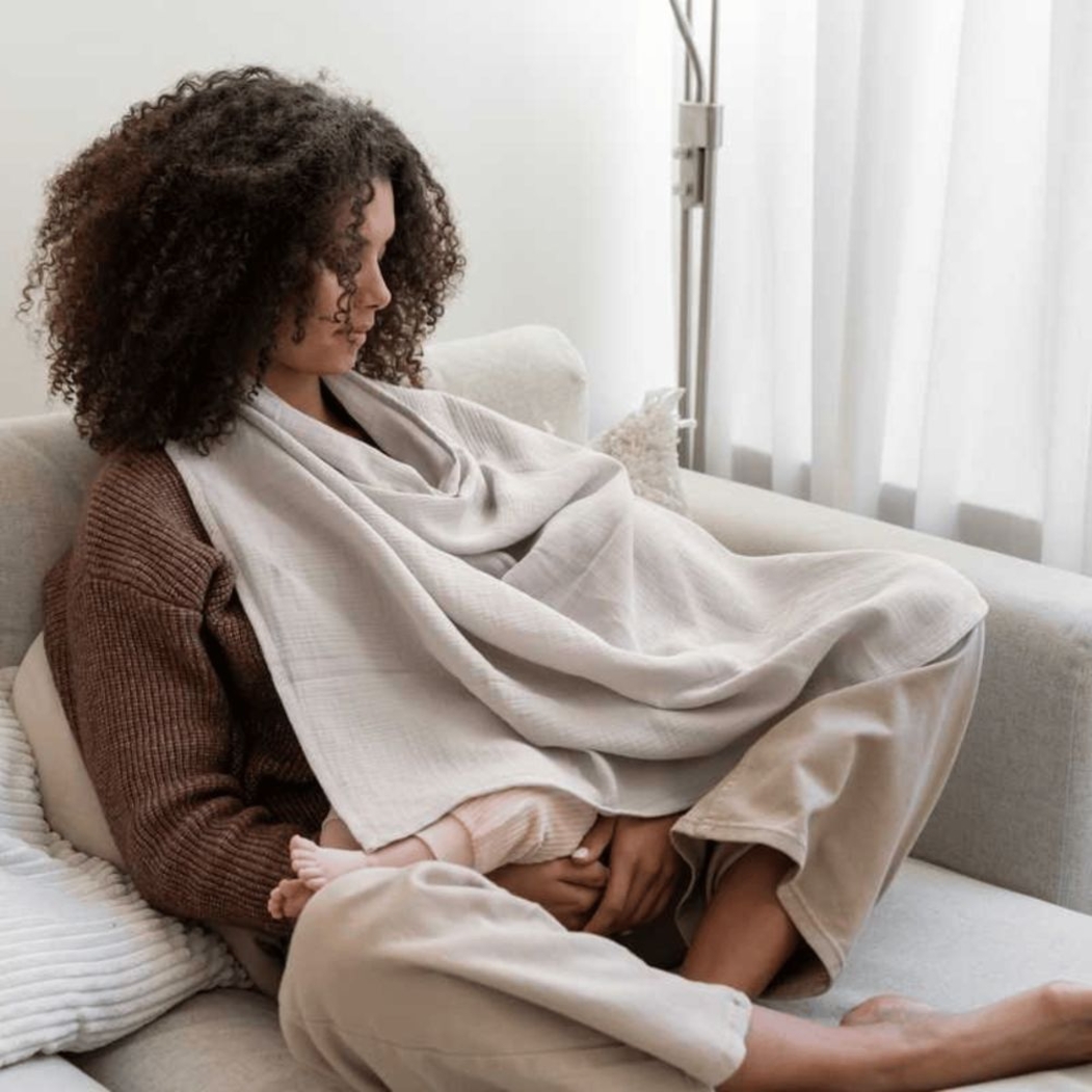 Capa de Amamentação Doomoo Mom'n Play Almond - Doomoo - 5400653009460