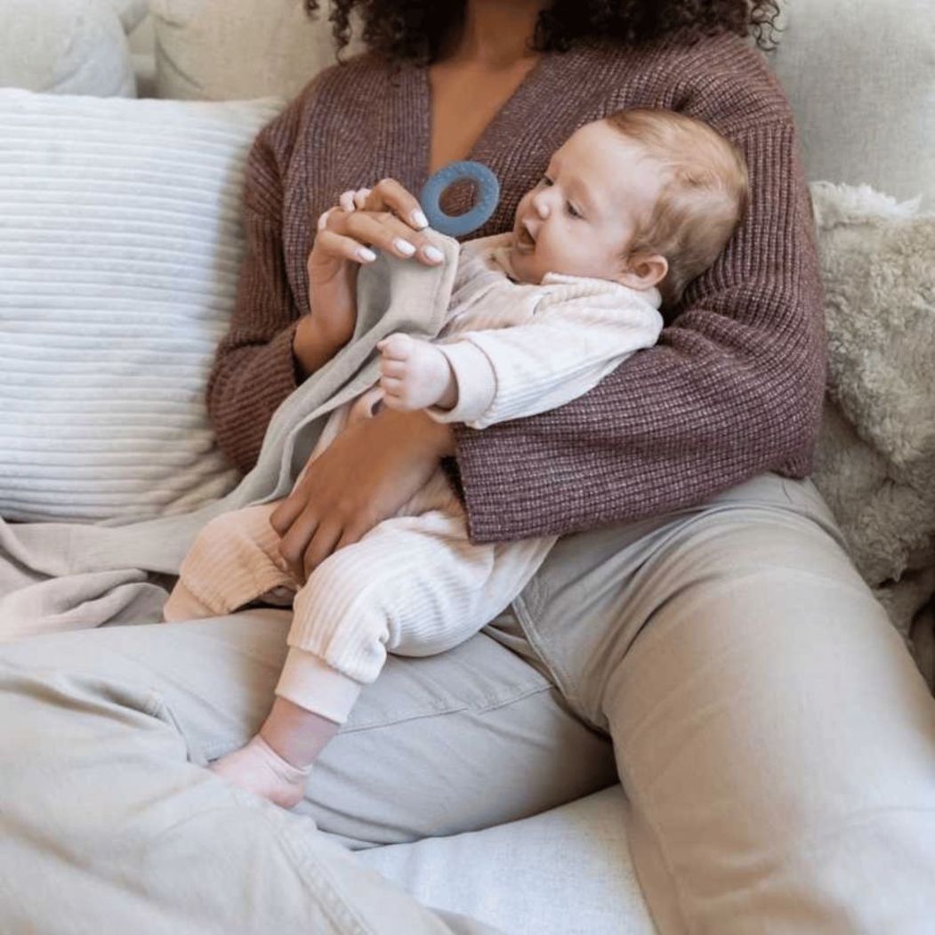 Capa de Amamentação Doomoo Mom'n Play Almond - Doomoo - 5400653009460