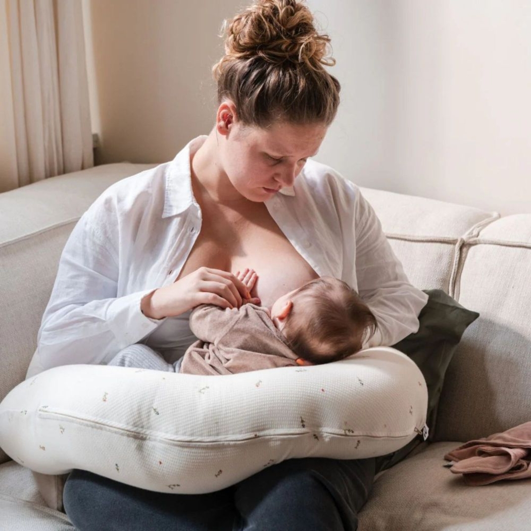 Almofada de Gravidez e Amamentação Doomoo Twisty 2 em 1 Sweety Cream - Doomoo - 5400653010404