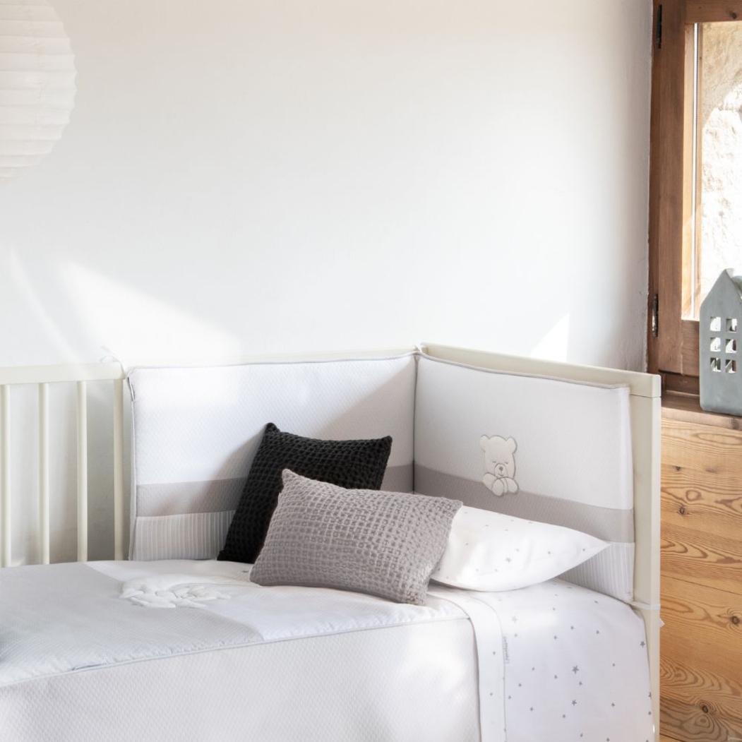 Protetor de Berço Petit Praia Teddy Gris - Petit Praia - 8438082913314