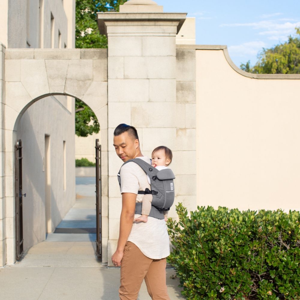 Porta-Bebés Ergobaby Adapt Soft Flex Mesh Graphite Grey - Ergobaby - 1220000204843