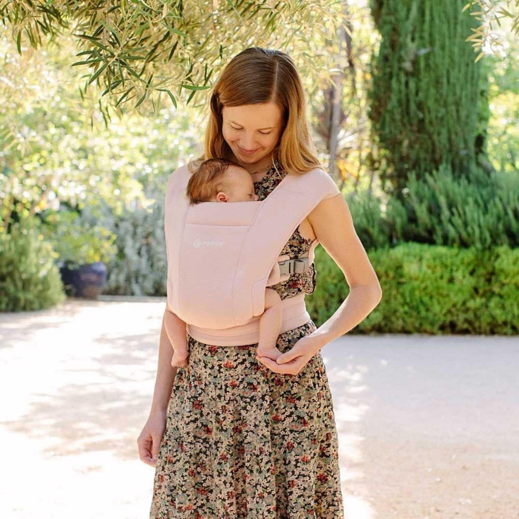 Porta-Bebés Ergobaby Embrace Pink - Ergobaby - 1220000202627