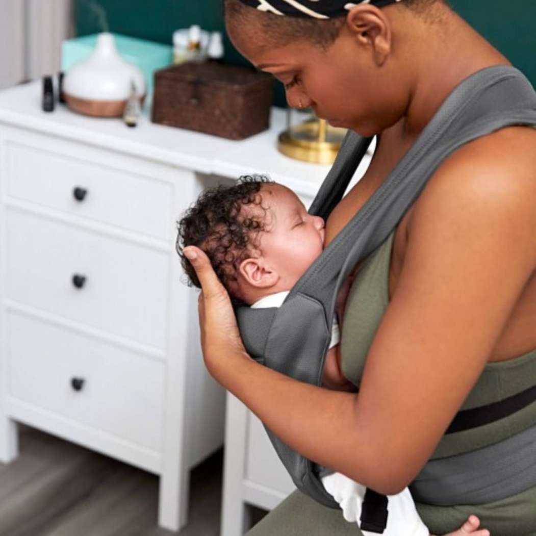 Porta-Bebés Ergobaby Embrace Soft Air Mesh Graphite Grey - Ergobaby - 1220000205130