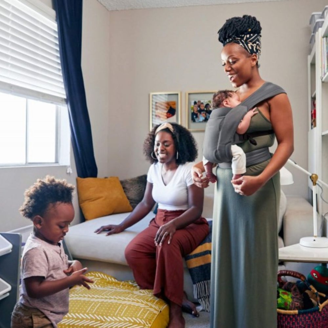 Porta-Bebés Ergobaby Embrace Soft Air Mesh Graphite Grey - Ergobaby - 1220000205130