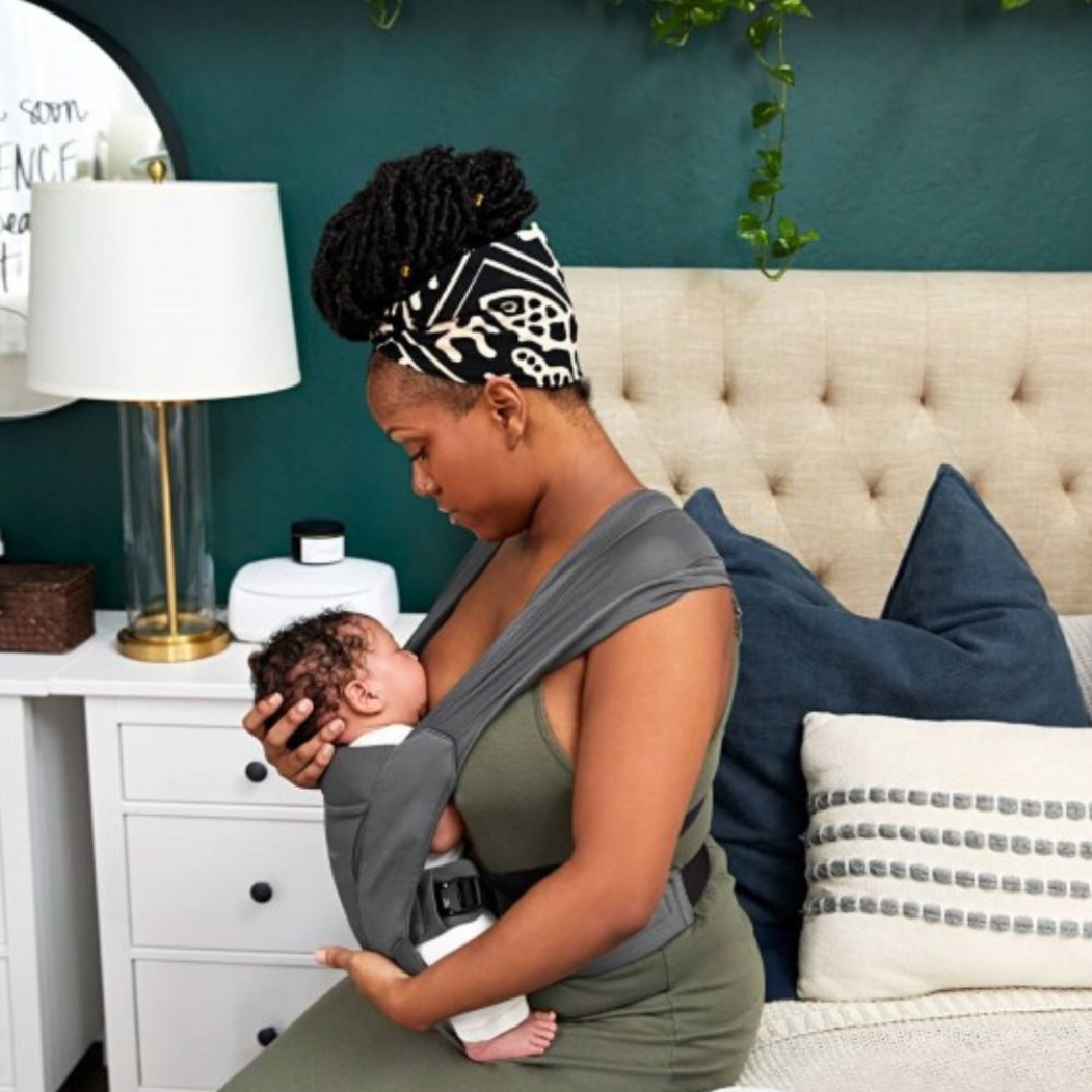 Porta-Bebés Ergobaby Embrace Soft Air Mesh Graphite Grey - Ergobaby - 1220000205130