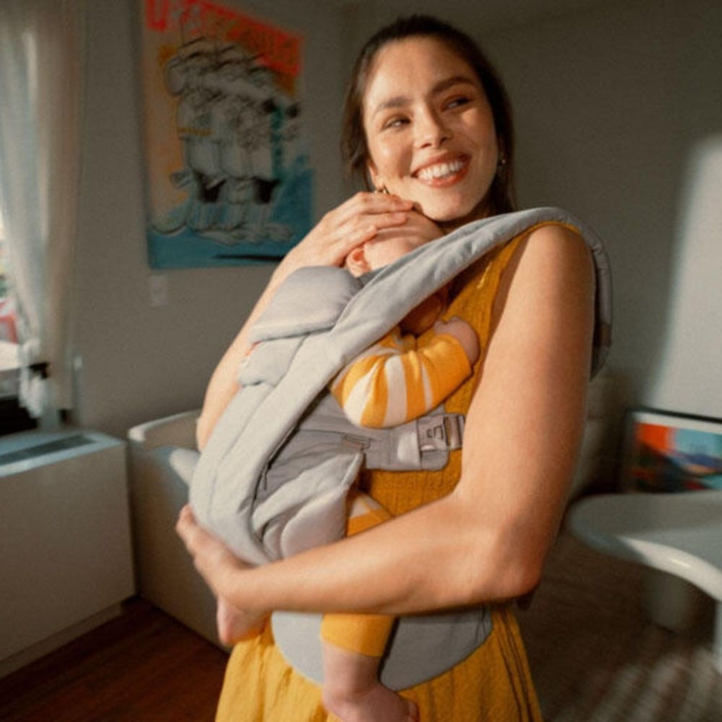 Porta-Bebés Ergobaby Omni Deluxe Cotton Pearl Grey - Ergobaby - 1220000209978