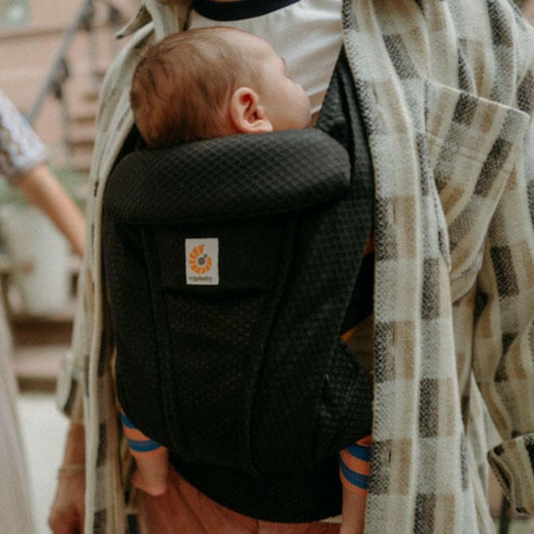 Porta-Bebés Ergobaby Omni Deluxe Mesh Onyx Black - Ergobaby - 1220000209930