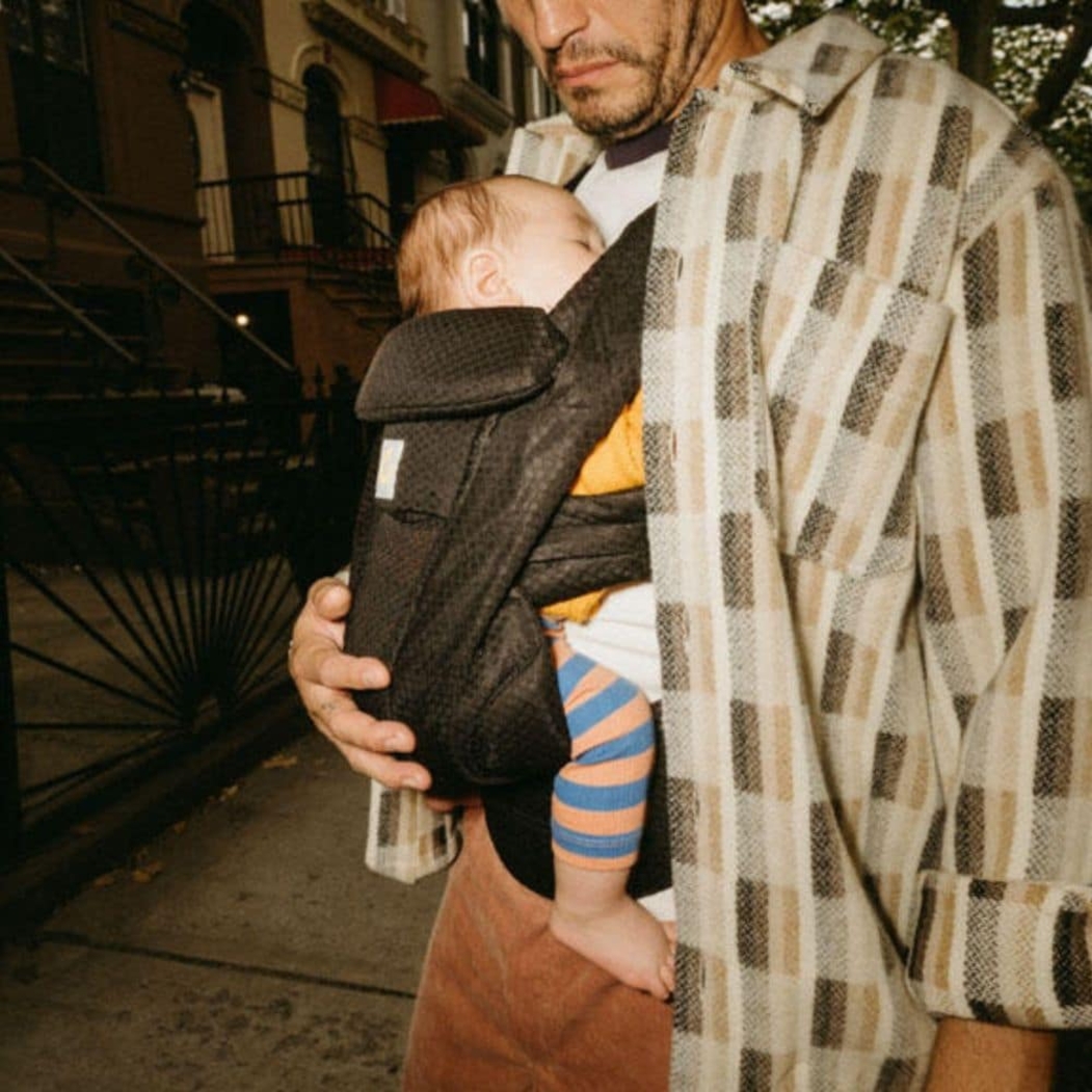 Porta-Bebés Ergobaby Omni Deluxe Mesh Onyx Black - Ergobaby - 1220000209930