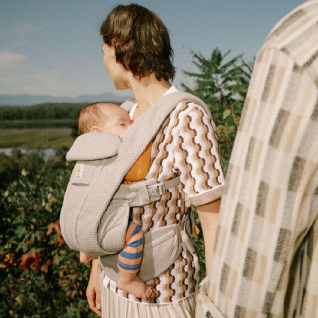 Porta-Bebés Ergobaby Omni Deluxe Mesh Pearl Grey - Ergobaby - 1220000209916