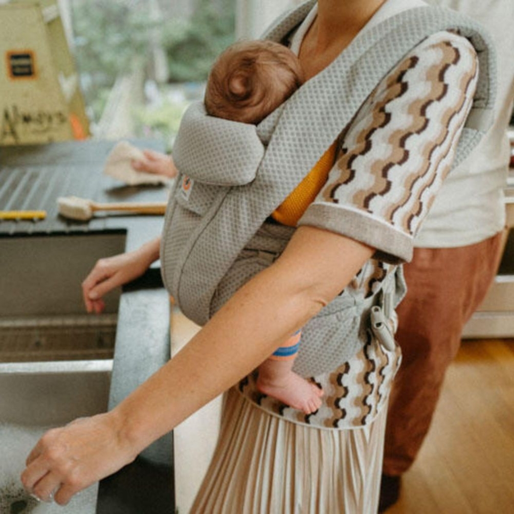 Porta-Bebés Ergobaby Omni Deluxe Mesh Pearl Grey - Ergobaby - 1220000209916