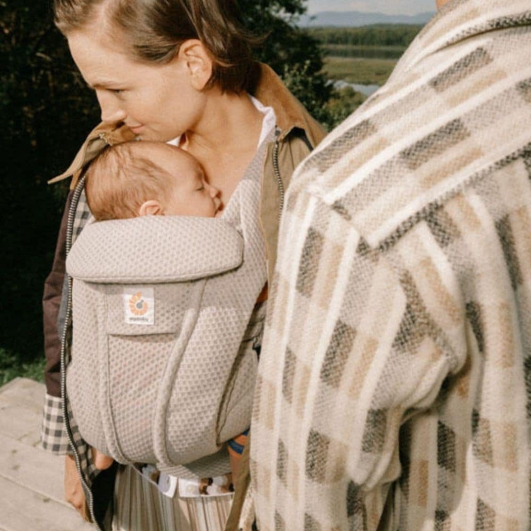 Porta-Bebés Ergobaby Omni Deluxe Mesh Pearl Grey - Ergobaby - 1220000209916