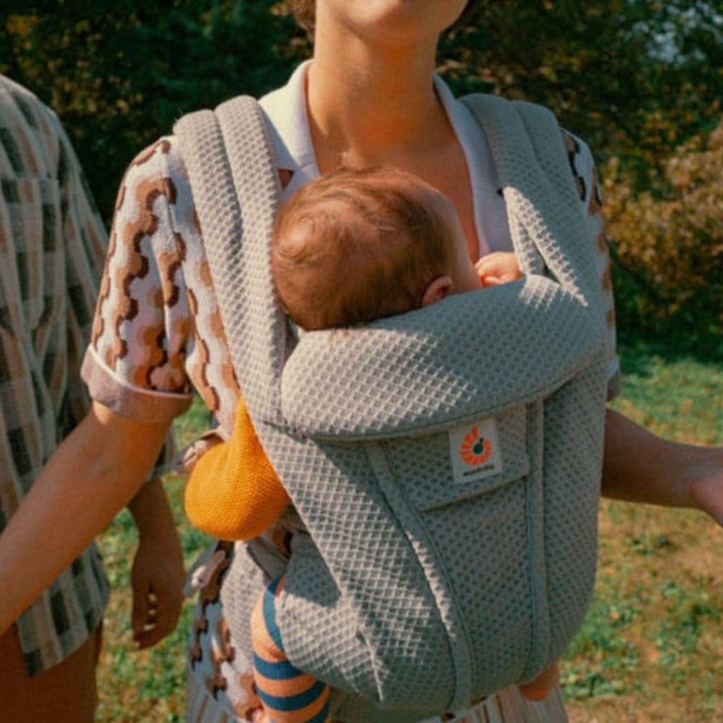 Porta-Bebés Ergobaby Omni Deluxe Mesh Pearl Grey - Ergobaby - 1220000209916