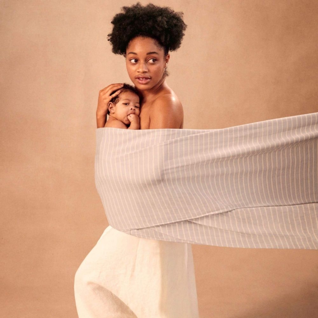 Wrap Ergobaby Aura Sustentável Grey Stripes - Ergobaby - 1220000208452