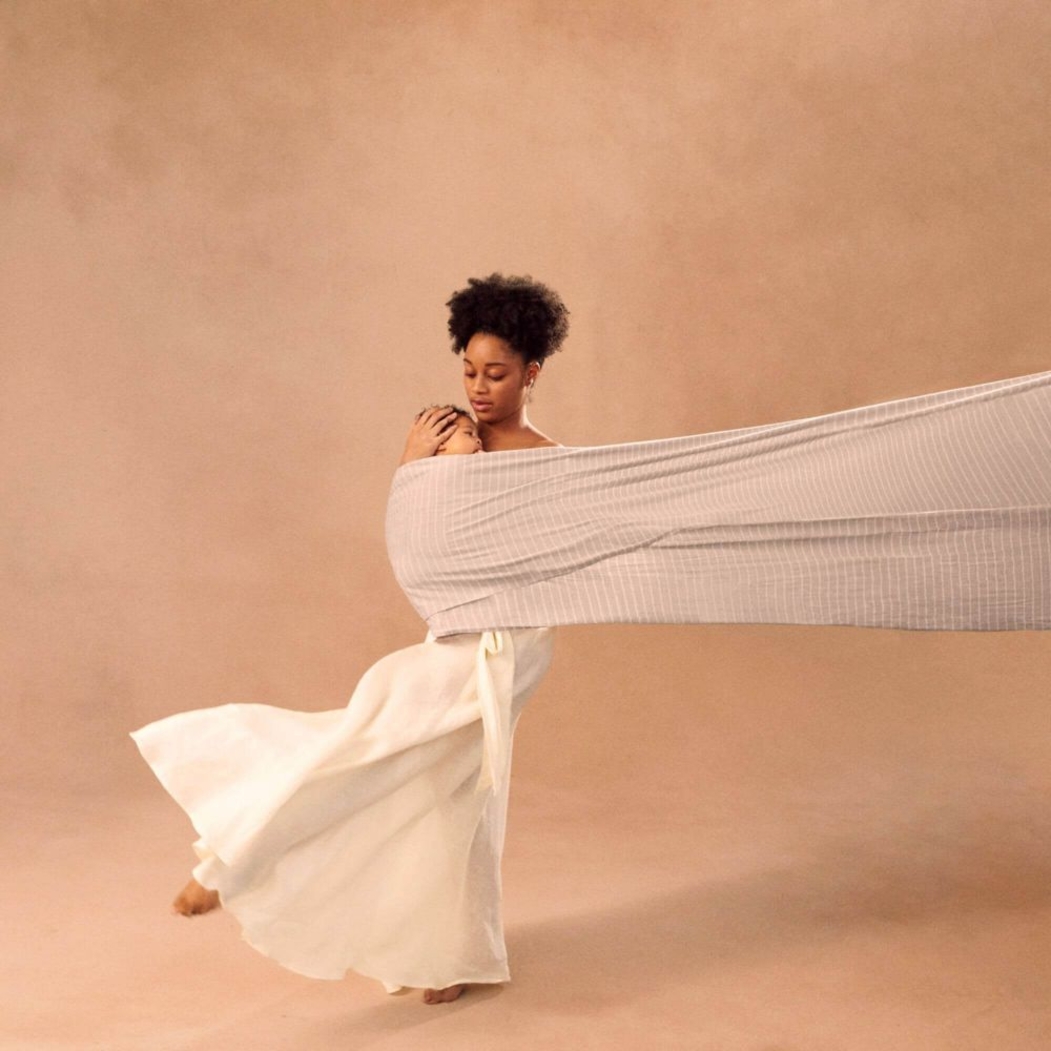 Wrap Ergobaby Aura Sustentável Grey Stripes - Ergobaby - 1220000208452